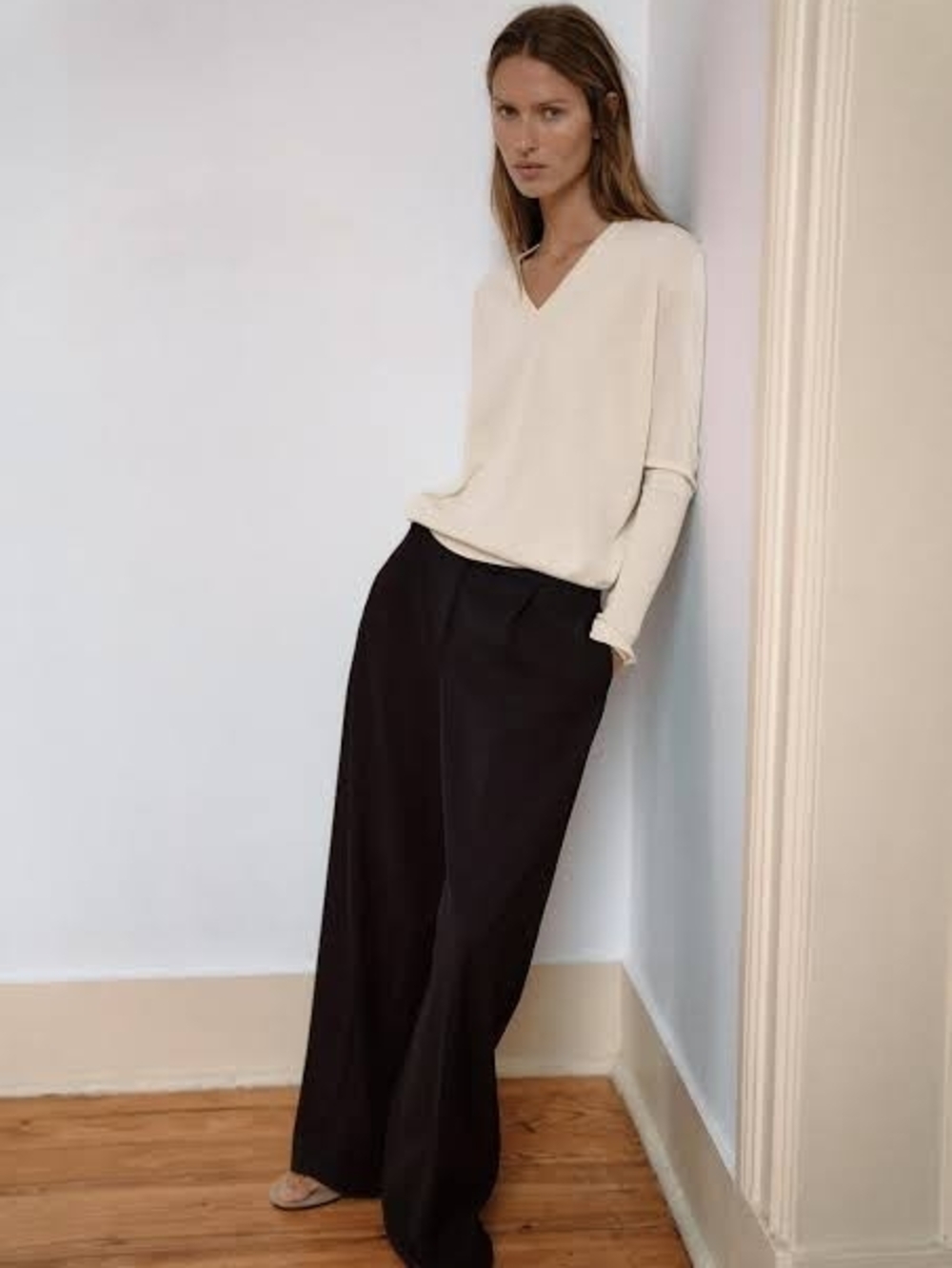 Zara Ivory Vneck Sweater